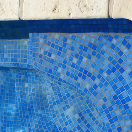 De Qualite Vue Piscine Chauffee Willa
